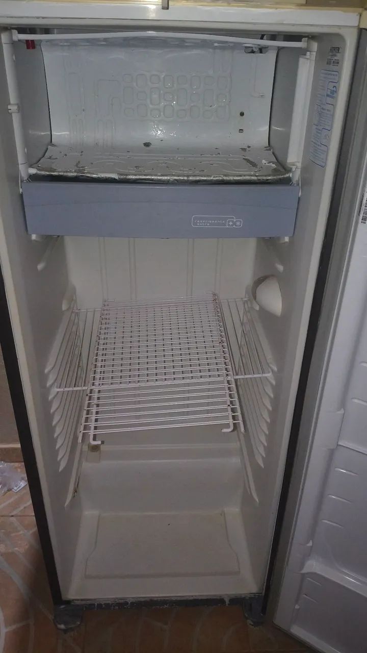 Vende-se geladeira Consul 