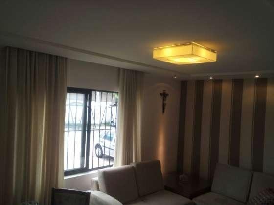Vendo excelente apartamento todo reformado e mobiliado com garagem coberta 2/4 no planalto - Foto 4