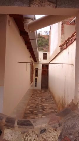 Casa 3 quartos, ótima referência, recém reformada - Foto 4