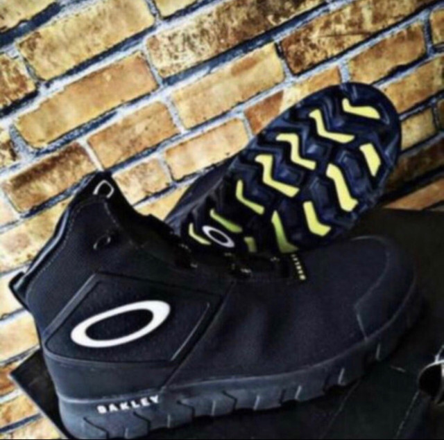 tenis impermeavel oakley