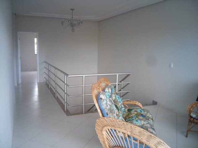 Linda Casa Duplex 4 quartos, construção recente, próx. à Av Getúlio Vargas e à Delegacia - Foto 13