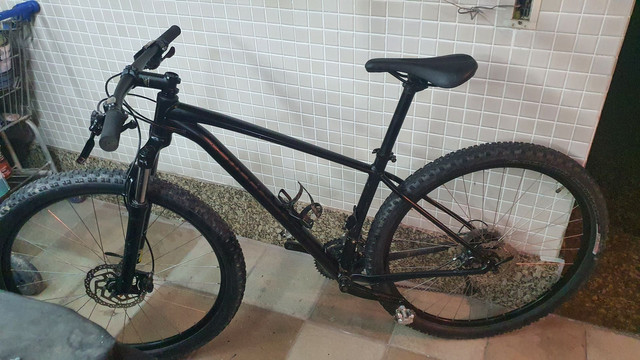 bicicleta specialized rockhopper 2018