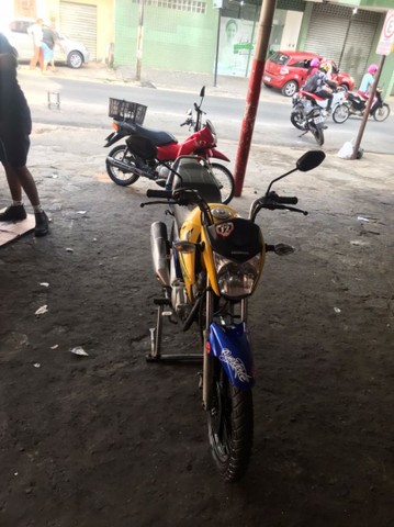 TITAN EDIÇÃO ESPECIAL