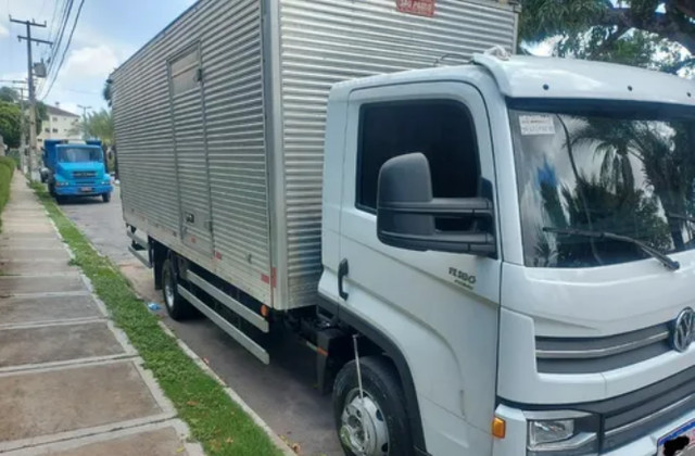 VW DELIVERY 11.180 BAU 2020 COM PARCELAS