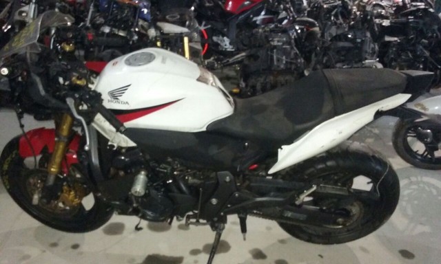 Sucata de moto para retirada de peças CBR 600f 2013 - Foto 2