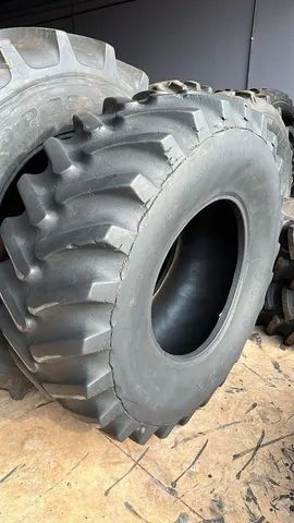 Peças a venda Tratores Jogo pneus finos à venda