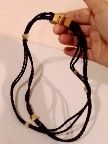 Colar chocker com 55cm novíssimo com pingentes dourados - Foto 2