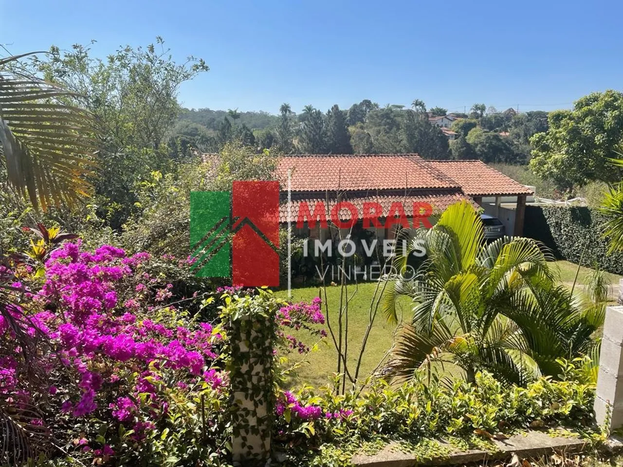 Casa terra a venda na cidade de Vinhedo no Condominio Marambaia
