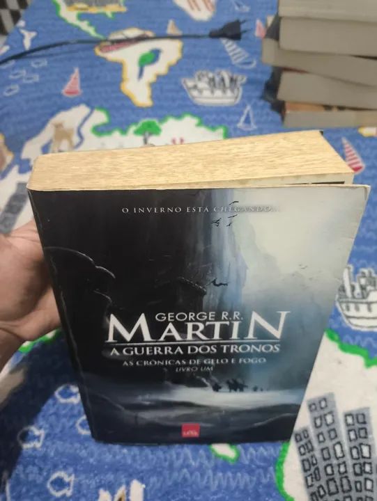 6 livros de As Crônicas de Gelo e Fogo  - Foto 3