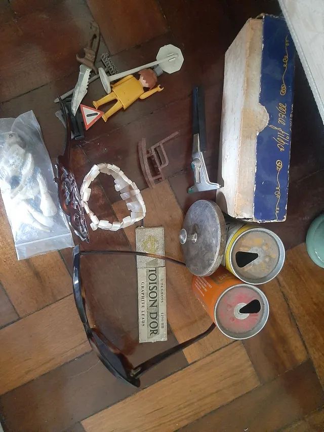 Lote de antigos, aceito crédito em material de construção
