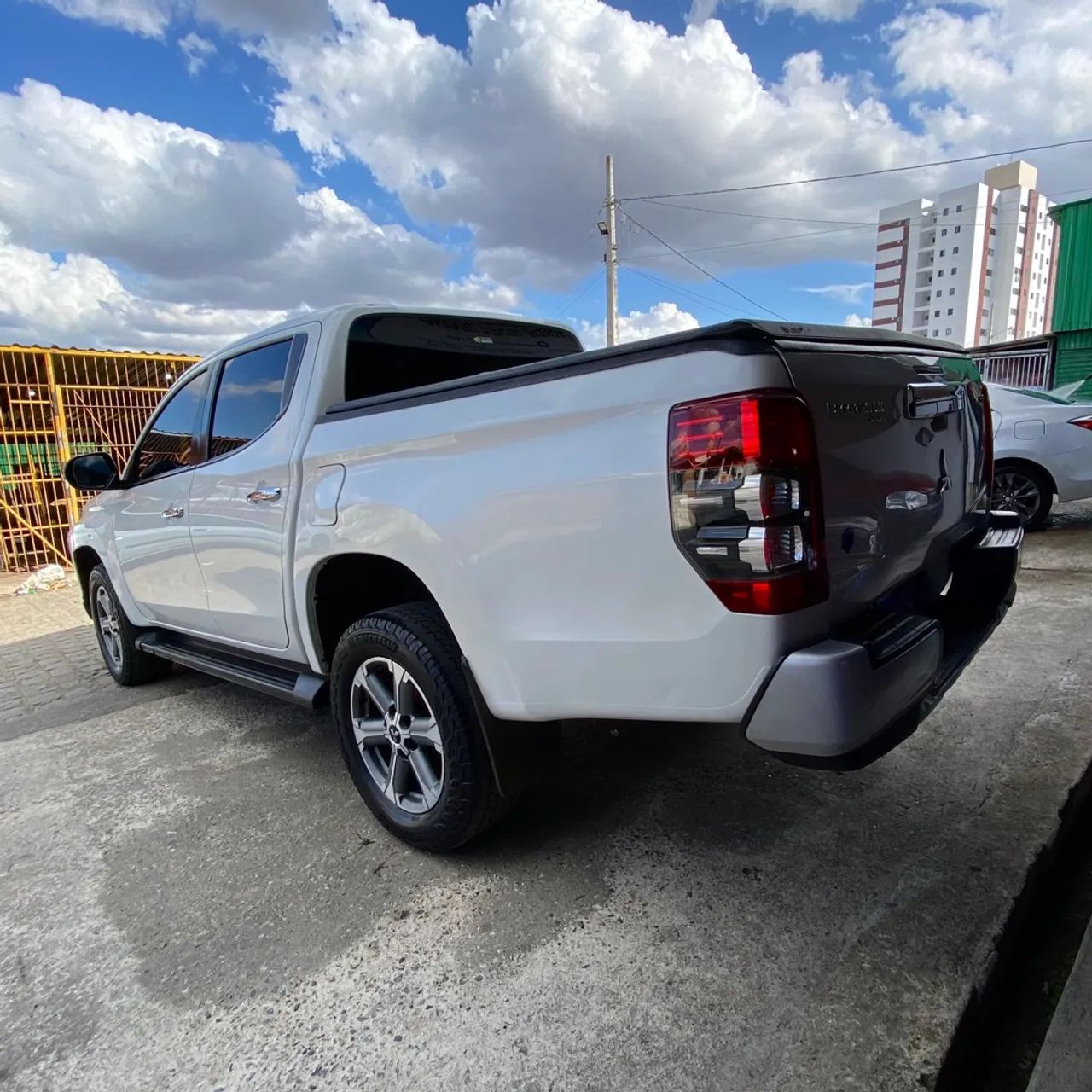 L200 Triton HPE SPORT // 2022 muito bem conservada  - Foto 4