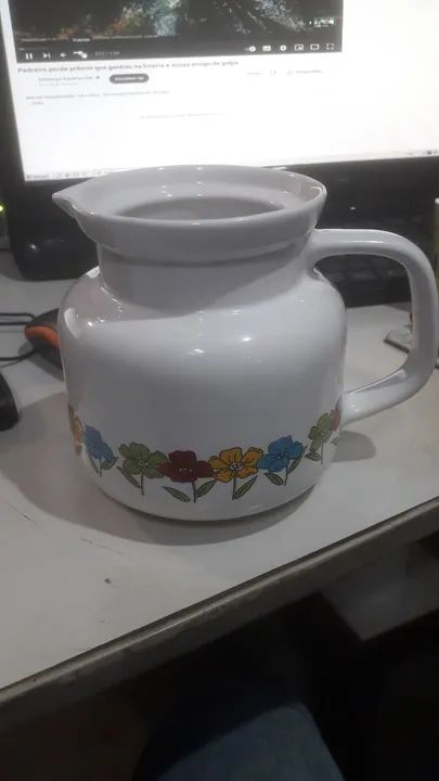 Jarrinha  de porcelana pozzani modelo 139   - retrô