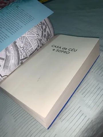 livro Sarah j maas casa de céu e sopro  - Foto 4