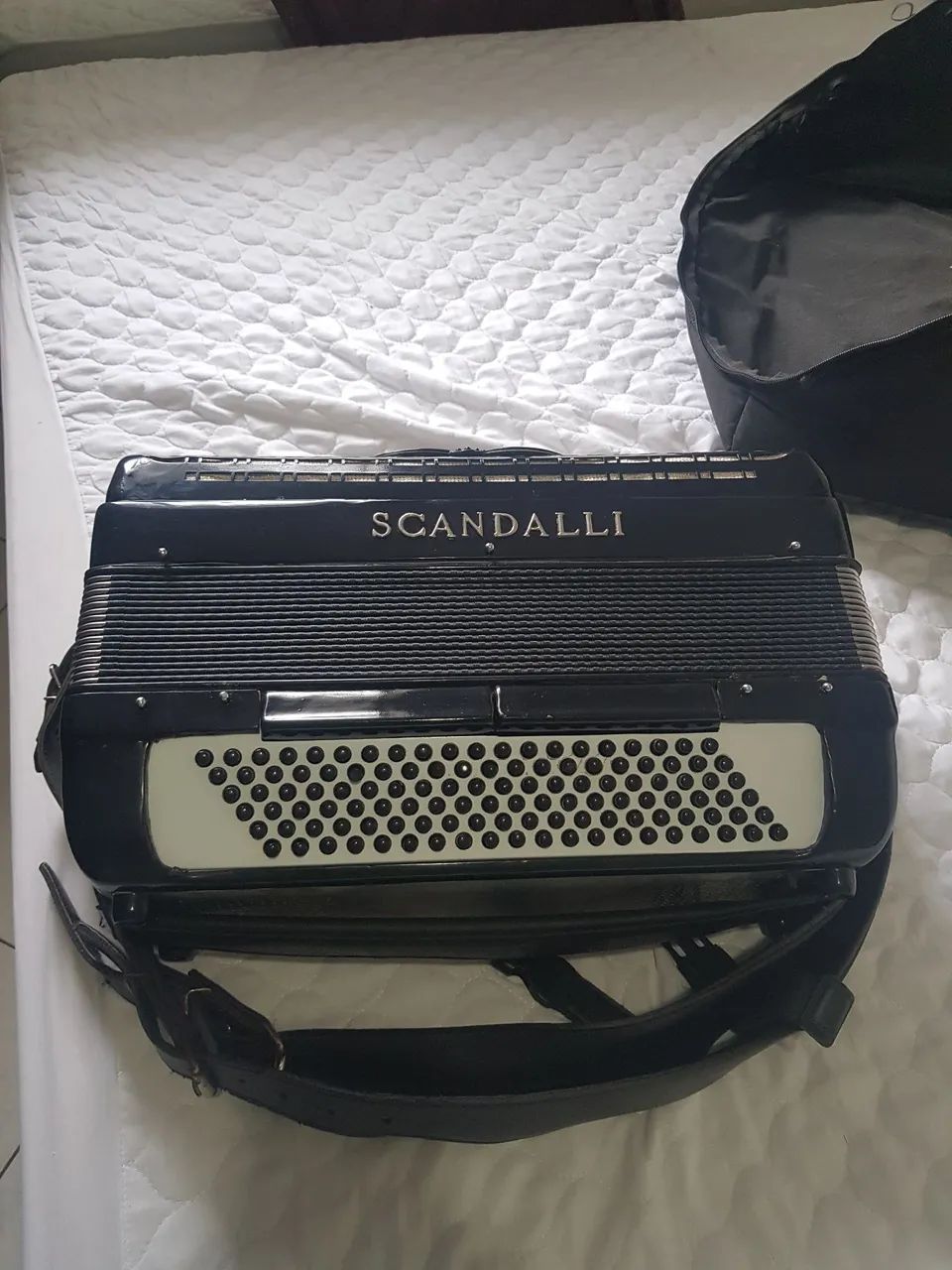 Acordeon/Sanfona Sacandalli 120 baixos - Foto 2