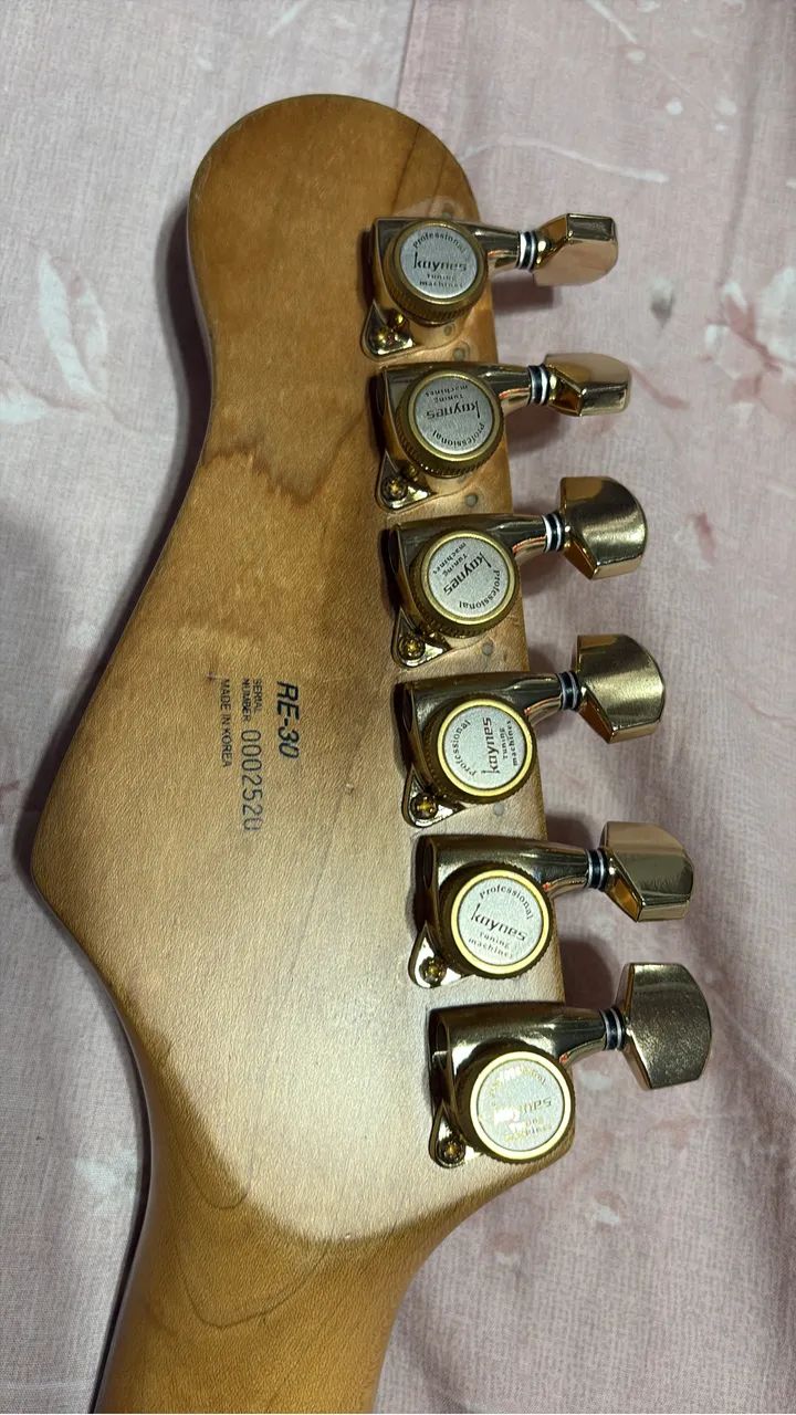 Guitarra Strato RE-30 Made in Korea - Foto 3