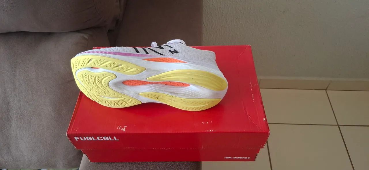 Tênis New Balance Feminino FuelCell - Foto 4