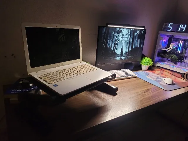 Faturei meus primeiros 3 mil trabalhando de forma confortável com esse suporte de notebook