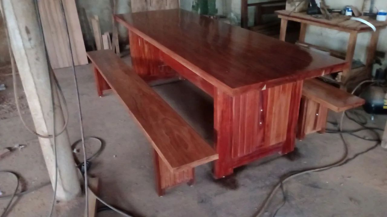 Mesa de Jantar em Madeira Maciça - Foto 3