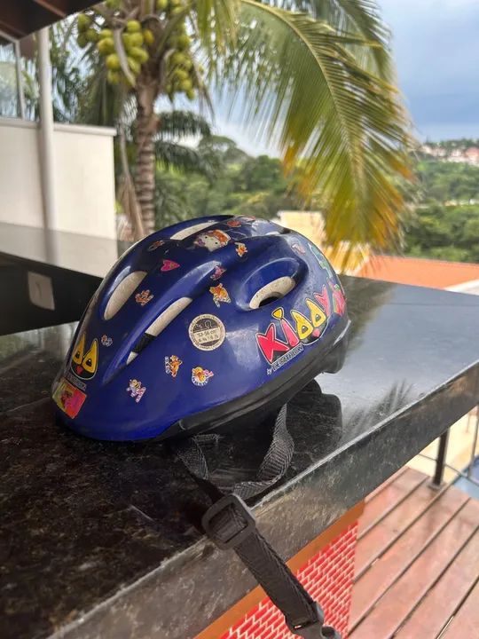 Capacete Infantil para Bicicleta - Azul com adesivos