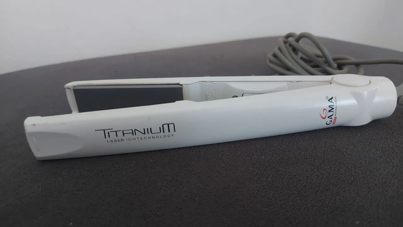 Prancha de Cabelo Gama Italy Titanium Laser Ion Technology