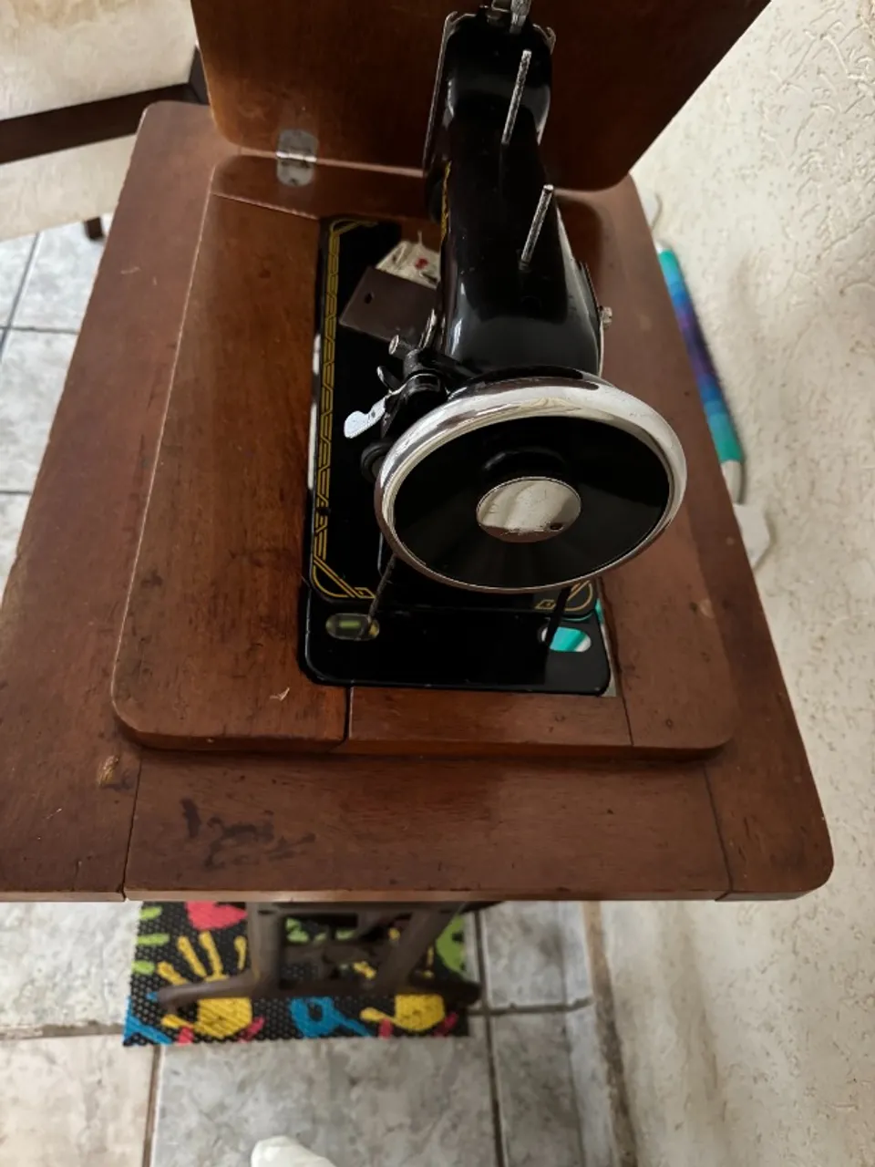 Relíquia, máquina de costura, leiam descrição.