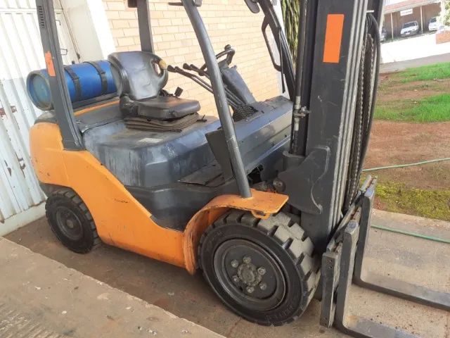 vendo empilhadeira - Foto 2