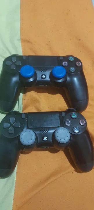 2Controle DualShock semi novo 