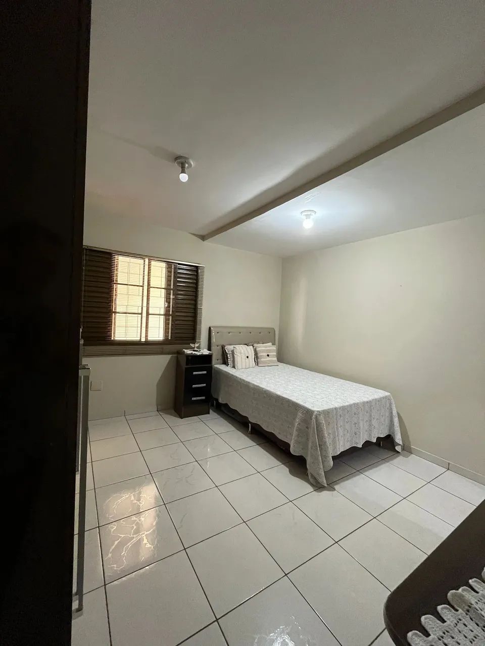 Casa para venda possui 230 metros quadrados com 6 quartos em Antares - Londrina - Paraná - Foto 5