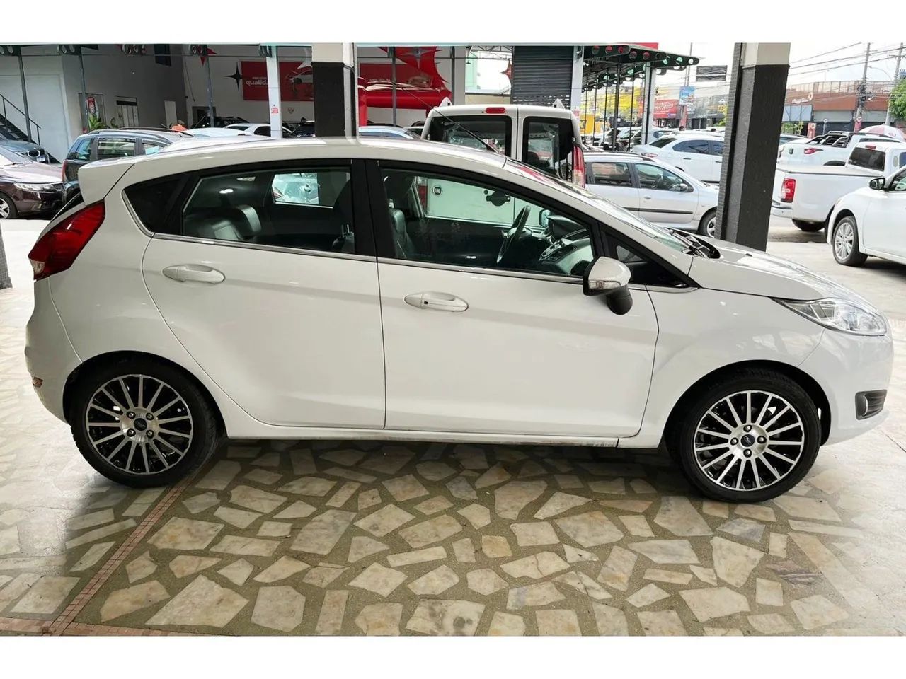 Fiesta Titanium 1.6 Hatch flex 2016 carro possue manual e chave reserva - Foto 5