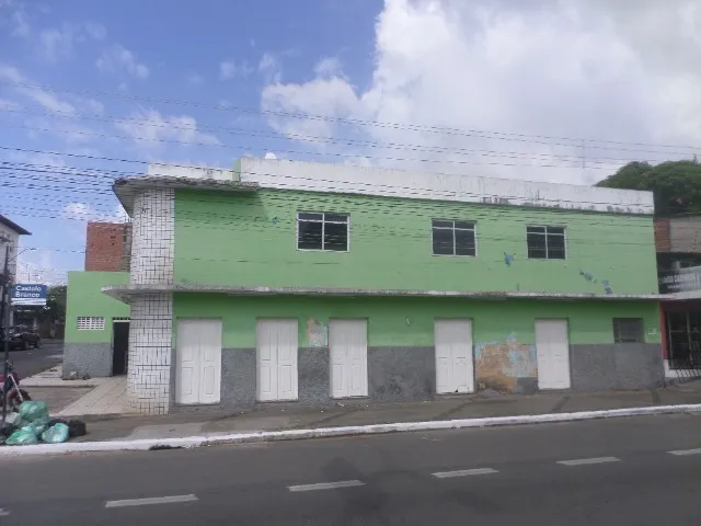 Isaías Imóveis Vende Prédio Comercial no São Francisco na Avenida