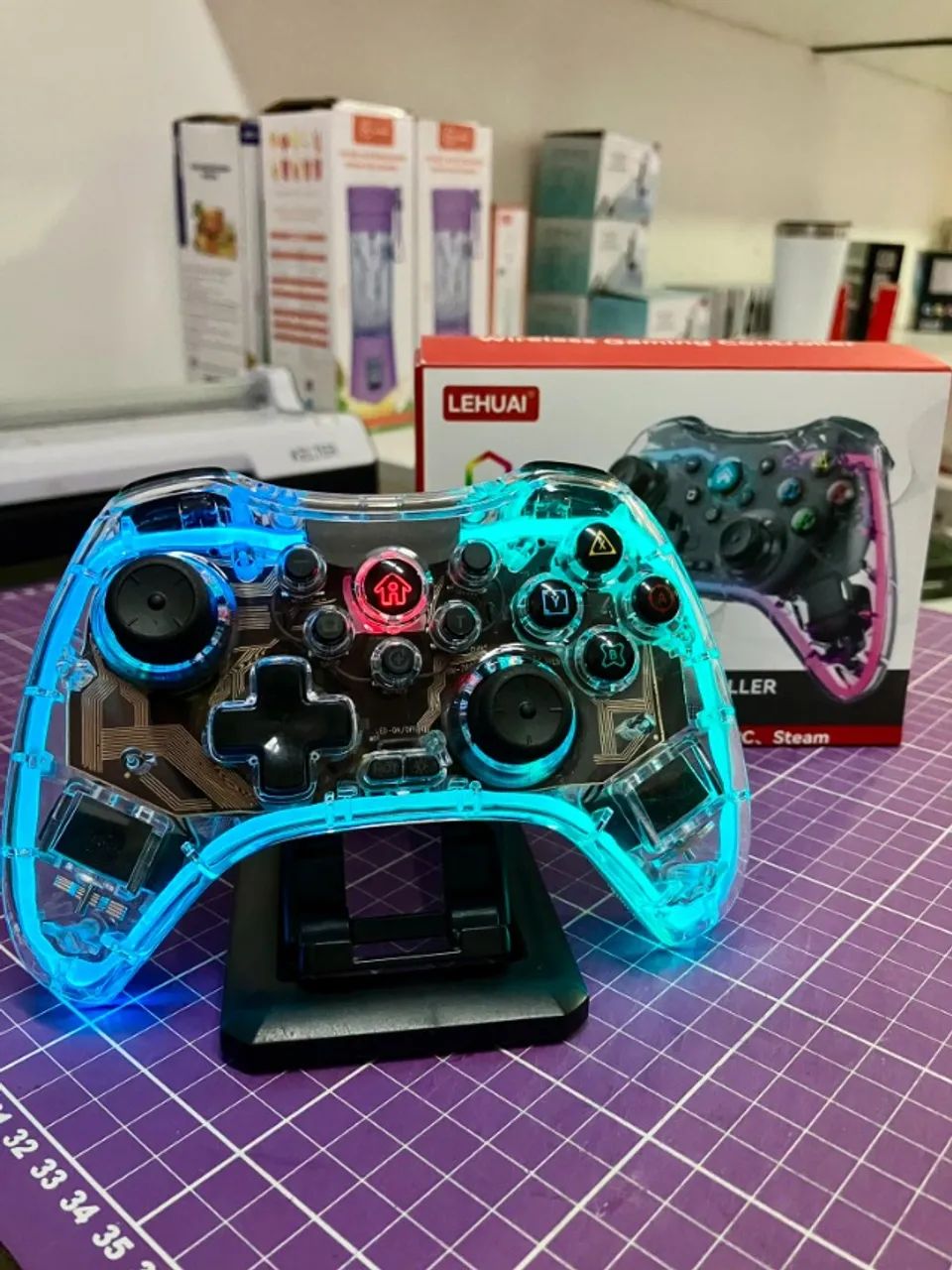 CONTROLE GAMER SEM FIO BLUETOOTH COM VIBRAÇÃO + LED RGB - COMPATÍVEL COM PC, ANDROID, IOS  - Foto 2