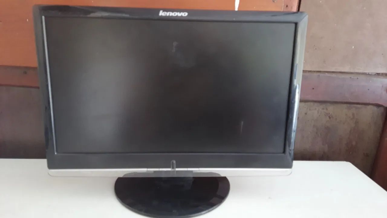 Monitor Lcd 19 Pol Lenovo D1960wa C/Defeito. Não Liga Nada.