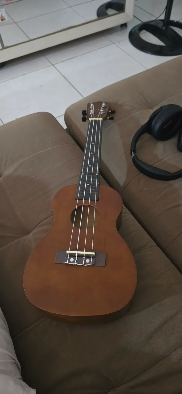 Ukulele concert Acústico - Instrumento Musical