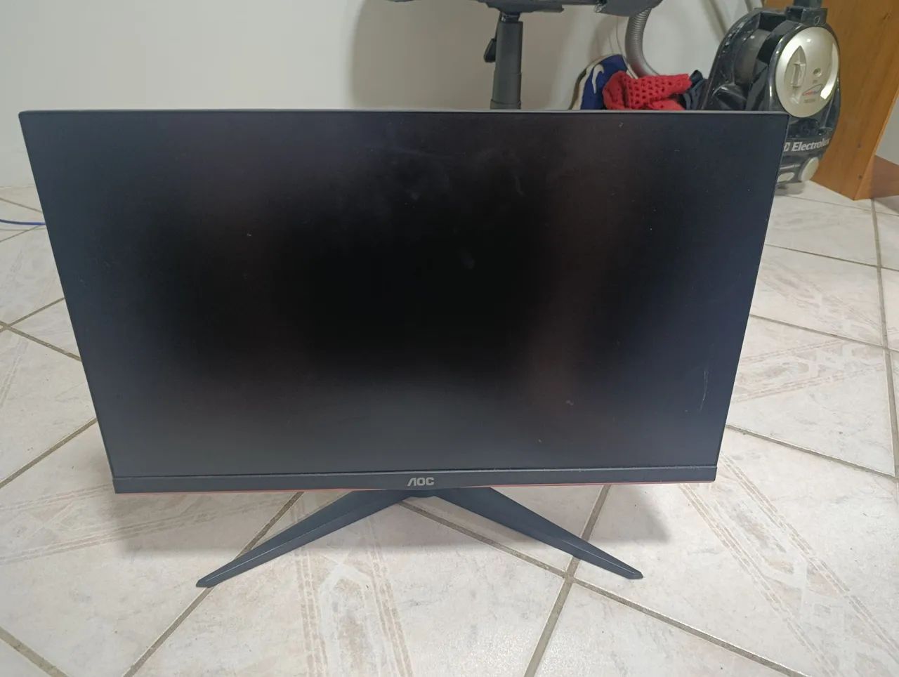 Monitor AOC 100hz, 23.8, fullHD, 1ms, IPS, adaptive-Sync, com displayport. Pouco utilizado