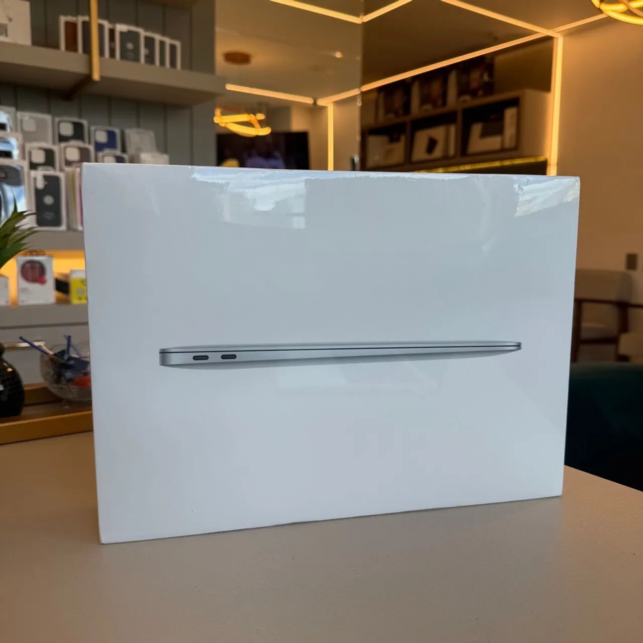 MacBook Air M1 2020 - Desempenho Inovador em um Design Compacto 