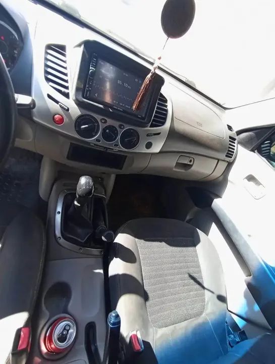 Mitsubish L200 Triton Silver 2015 - Foto 3