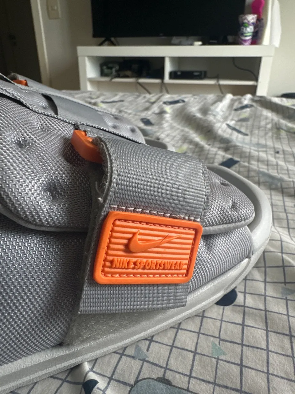 Chinelo Nike Asuna 3- Cinza