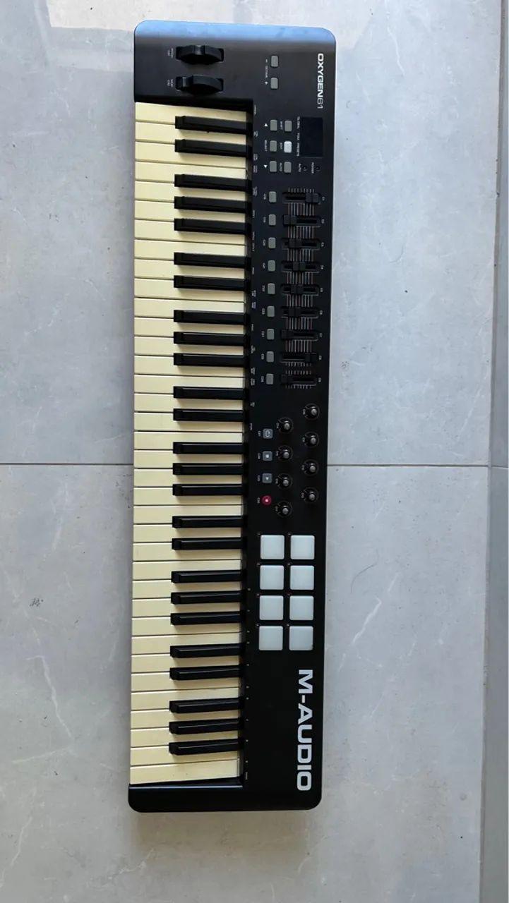 Teclado Controlador M-Audio Oxygen 61 com Bag Mochila - Foto 2