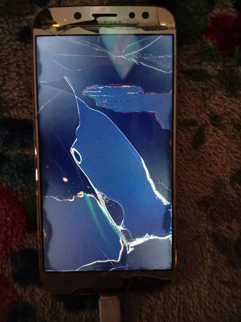 Samsung Galaxy j7- tela quebrada - Foto 2