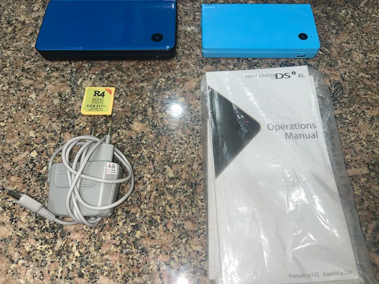 COMBO!! DSi XL azul + DSi azul claro + R4