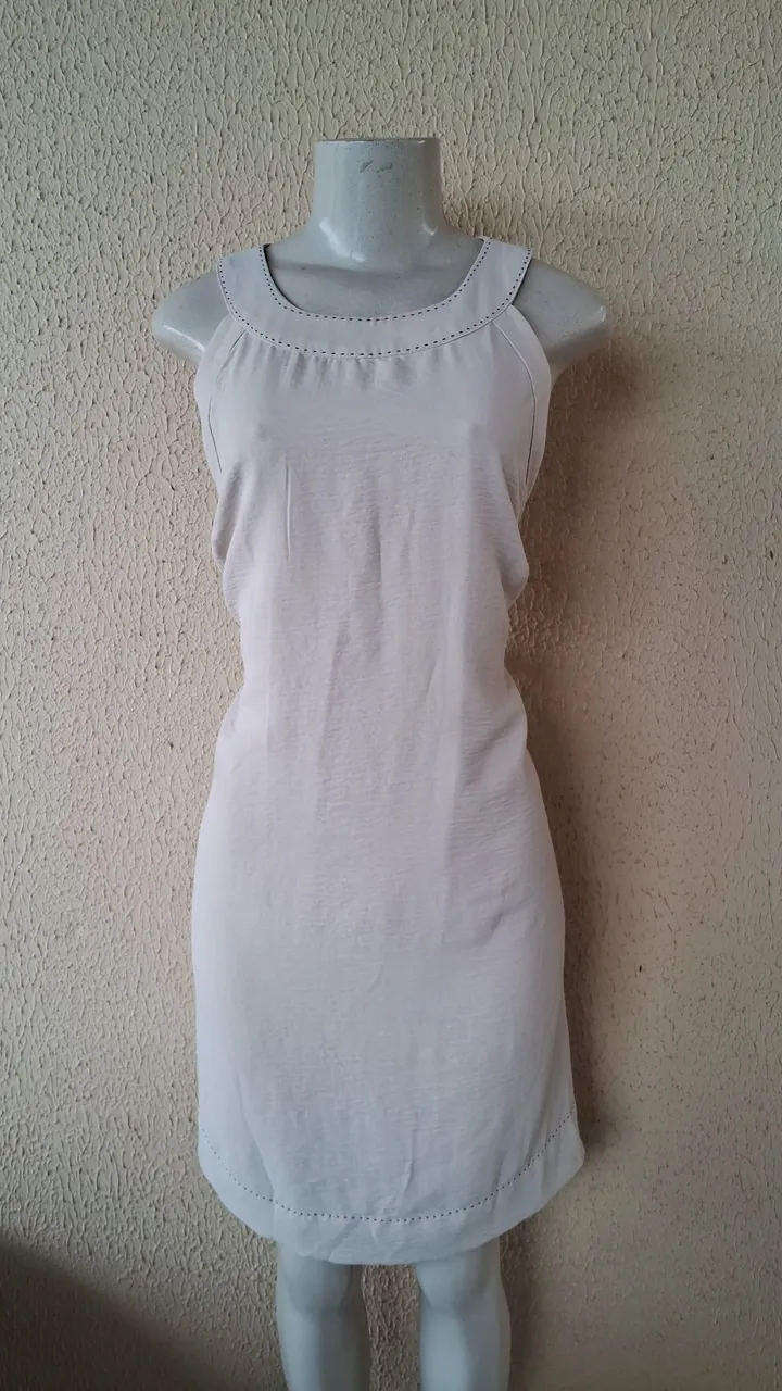 Vestido Casual Bege com Detalhes