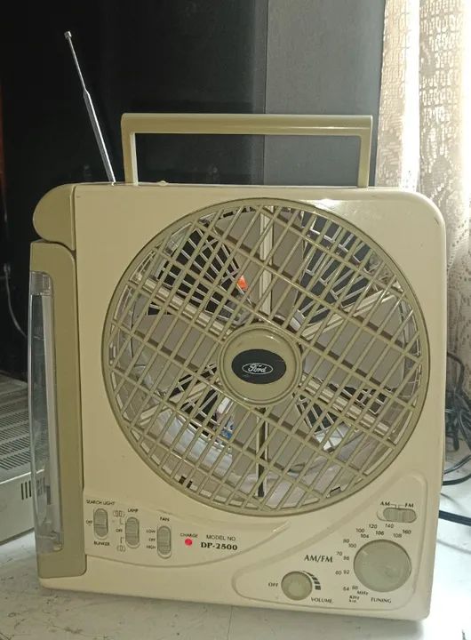 Ventilador Com Radio E Lanterna Ford modelo DP-2500 Otimo Estado Rarissimo