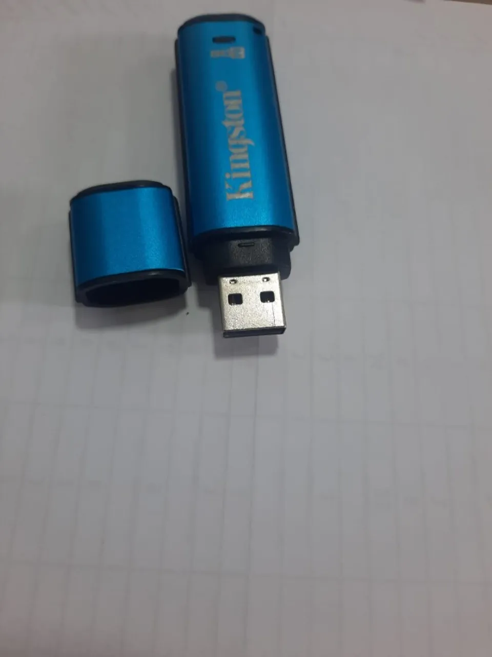 Pen Drive Kingston 8gb com criptografia Vault Privacy