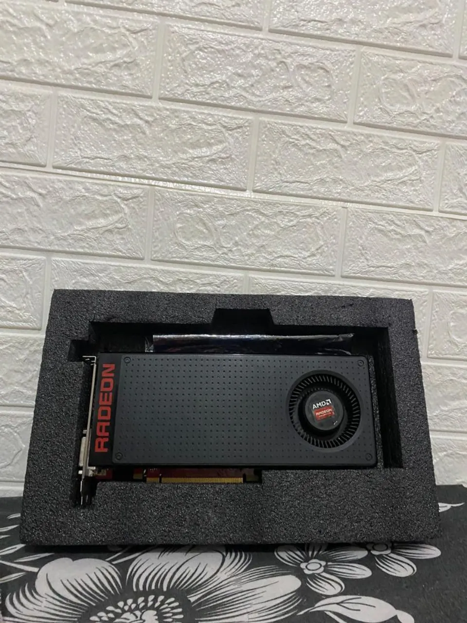 Placa de Vídeo AMD Radeon R9 370 4G