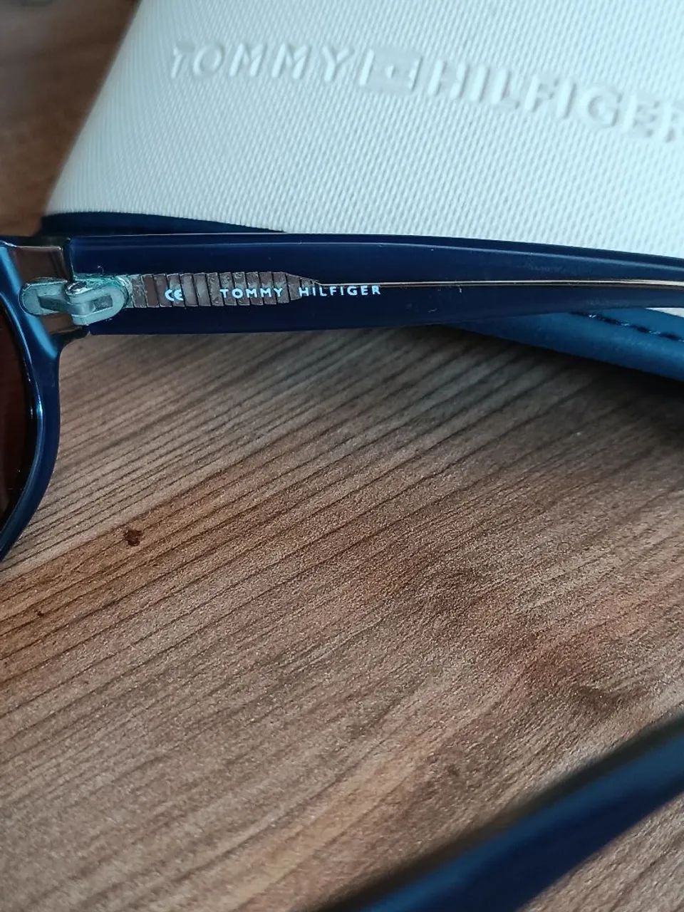 Óculos de Sol Tommy Hilfiger Original Italy - Foto 4
