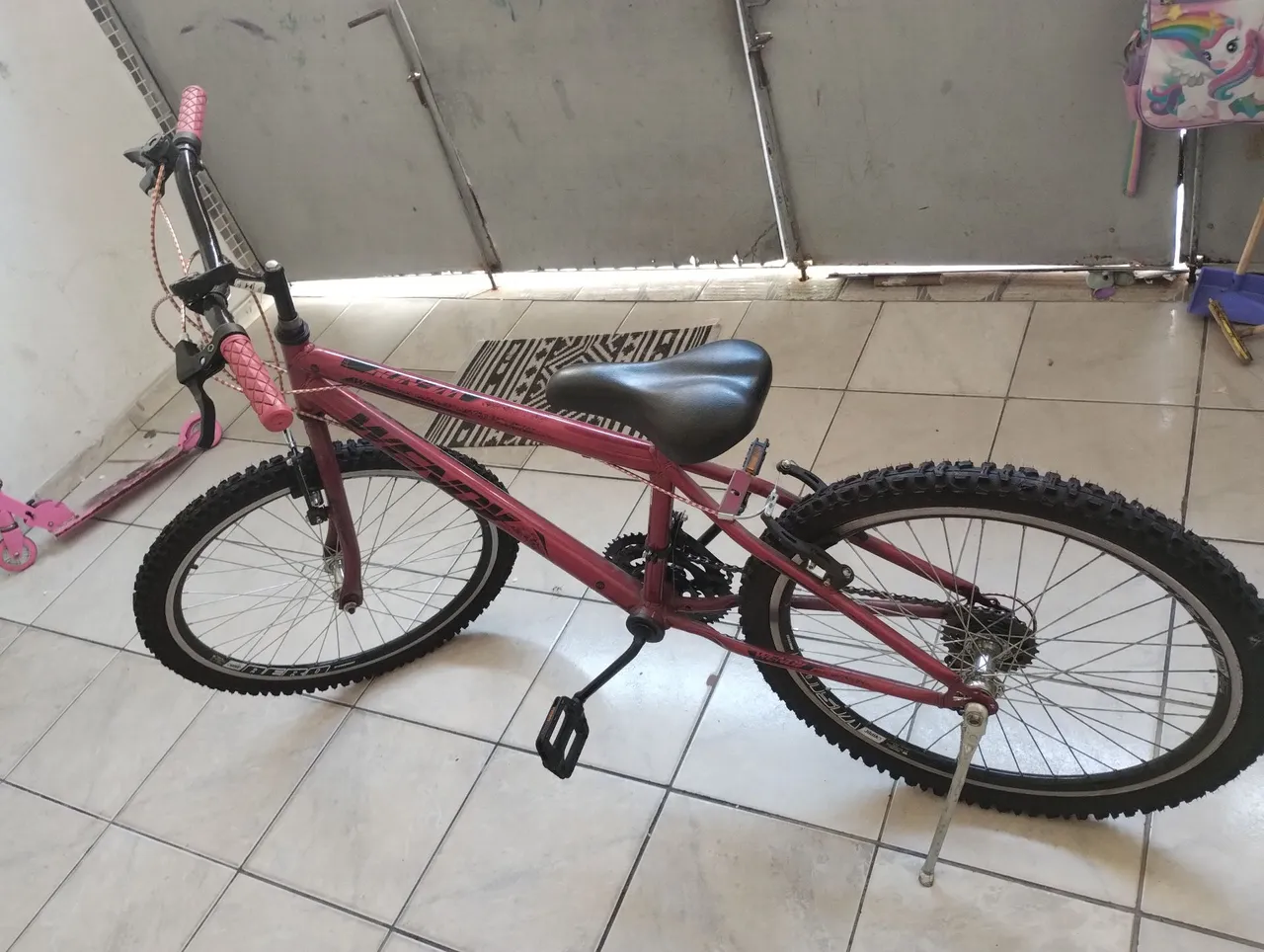 Bicicleta Infantil Aro 20 - Vermelha