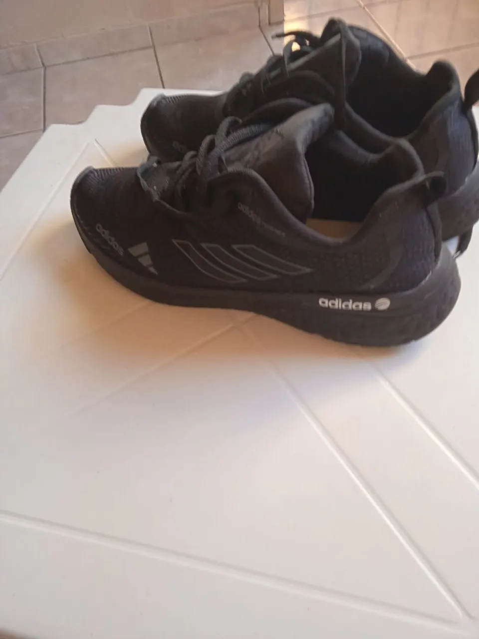 Tênis Adidas Preto - Conforto e Estilo para Você!
