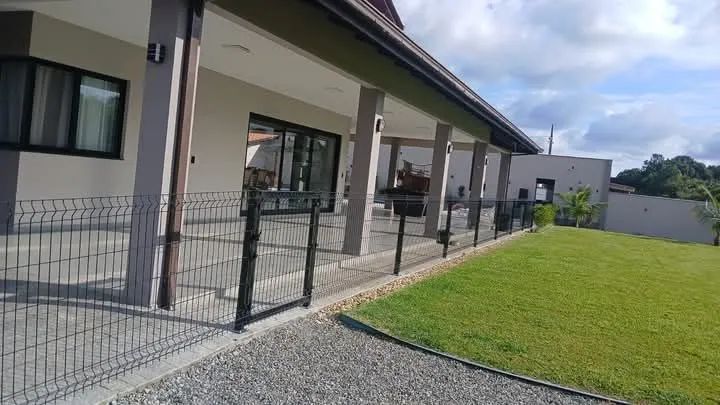 para cercas, muros, divisórias PAINEL GRADIL REVESTIDO EM PVC DE ALTA ADERÊNCIA  - Foto 4