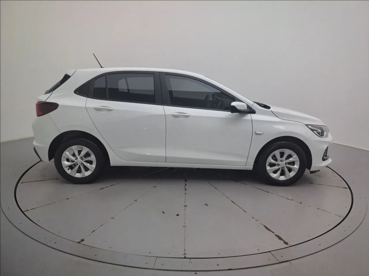 Chevrolet Onix Hatch 1.0 12V Flex Mec. 4P, foto 6 de 18