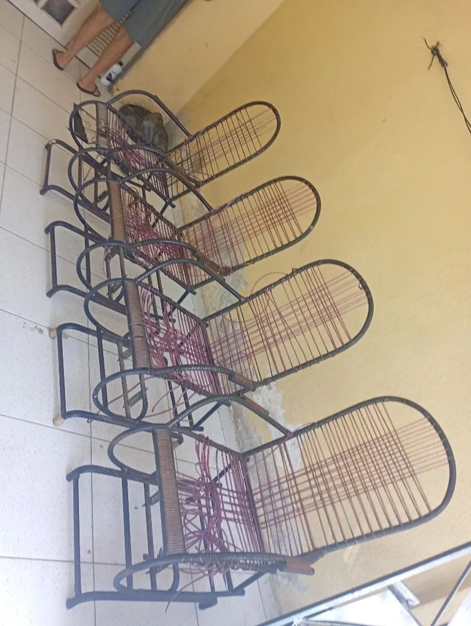 Trabalho com reforma de cadeiras em fibra  - Foto 2